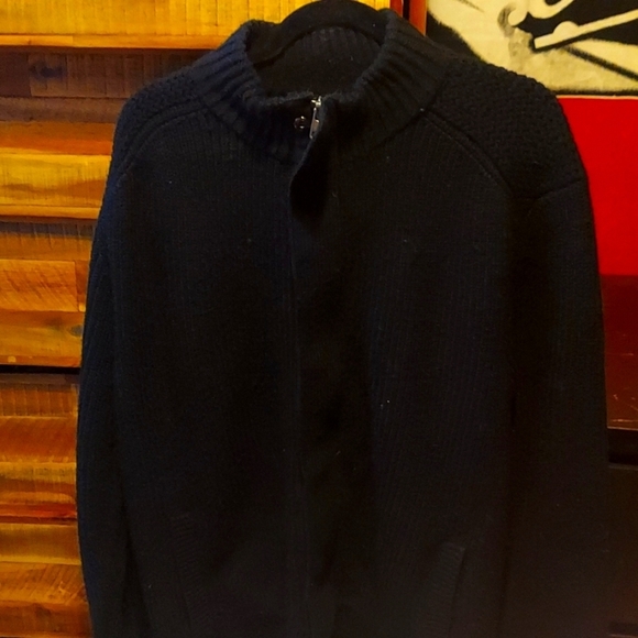 Heavy duty acrylic wool Italian sweater - Picture 1 of 3